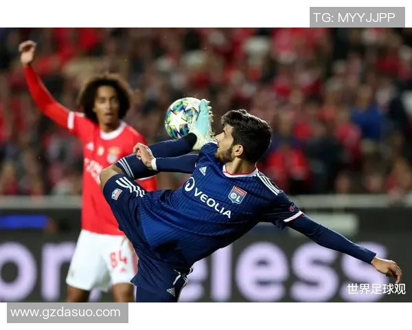 本菲卡对阵利物浦西芒精彩远射助球队争夺胜利